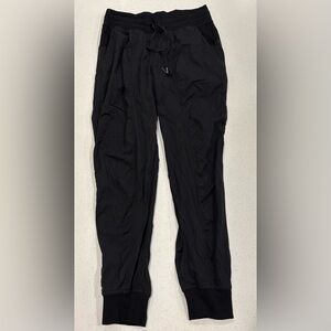 Women’s 6 Lululemon Joggers